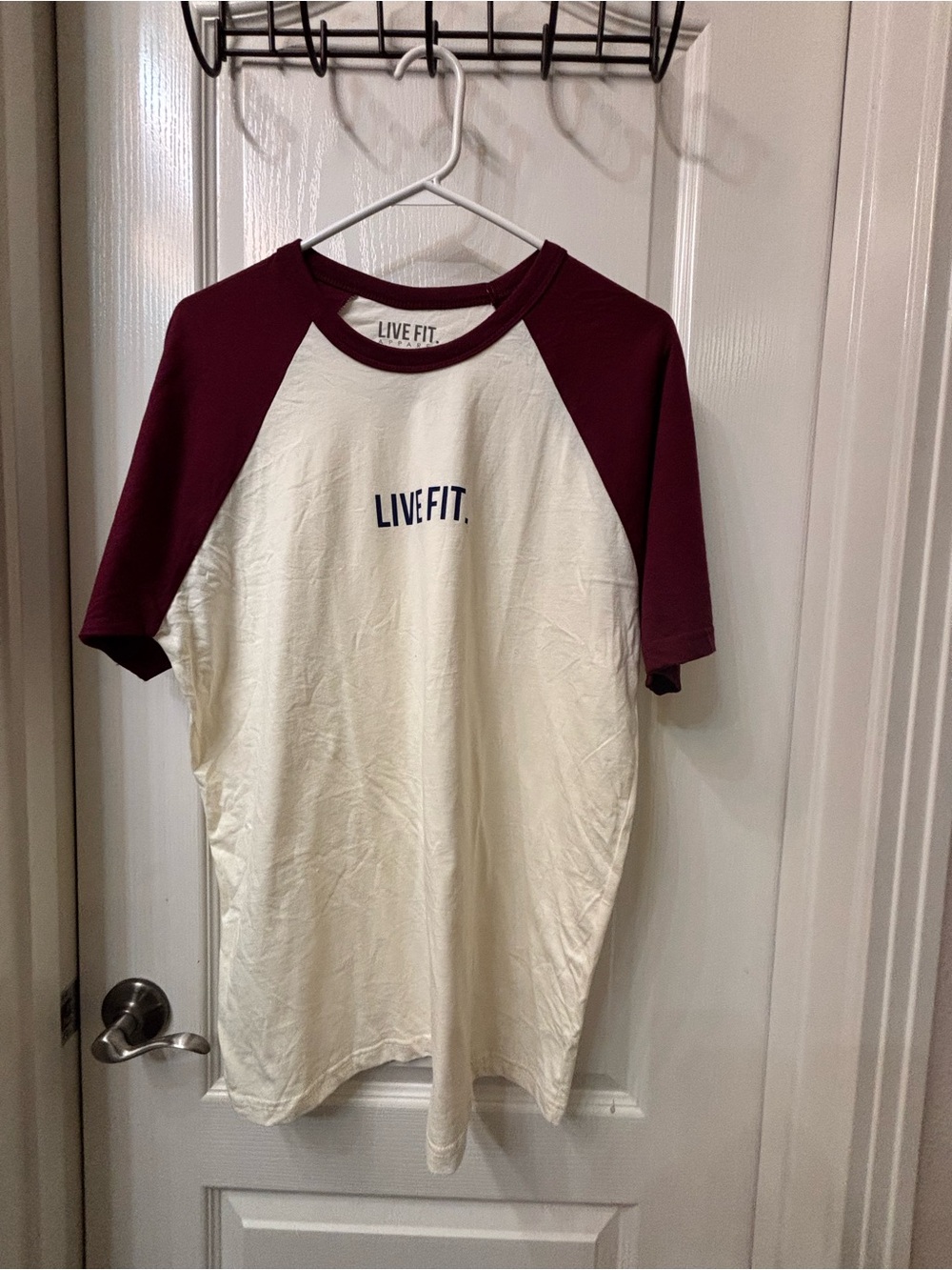 Live Fit. Short Sleeve Raglan Tee in Burgundy & Cream